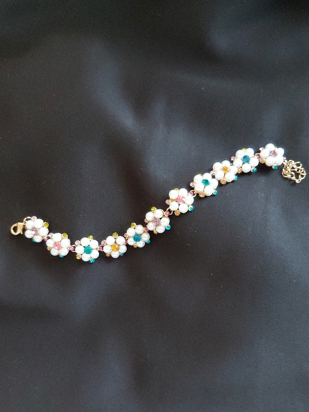 BETSEY JOHNSON FLOWER BRACELET